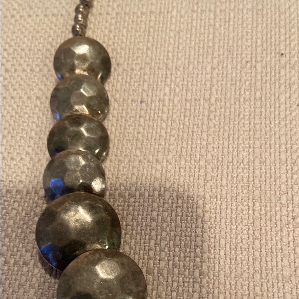 Elegant Silver Vintage Beaded Necklace - Picture 3 of 13